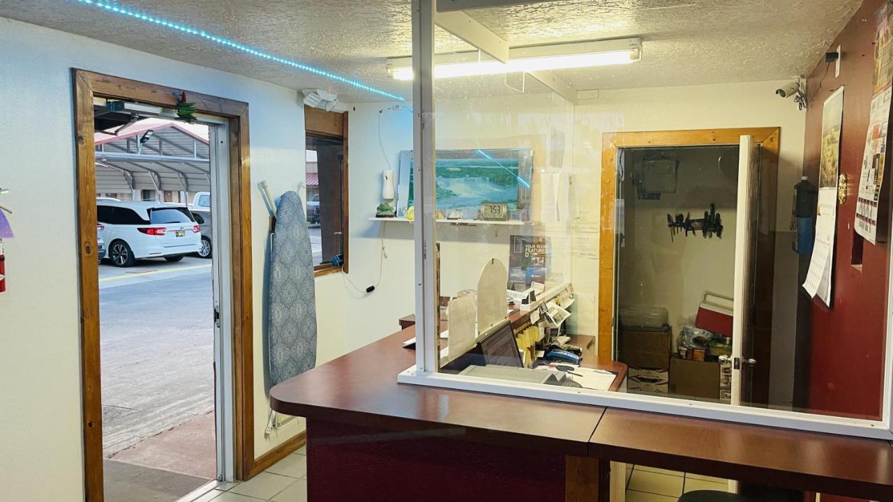 Sands Motel Portales エクステリア 写真