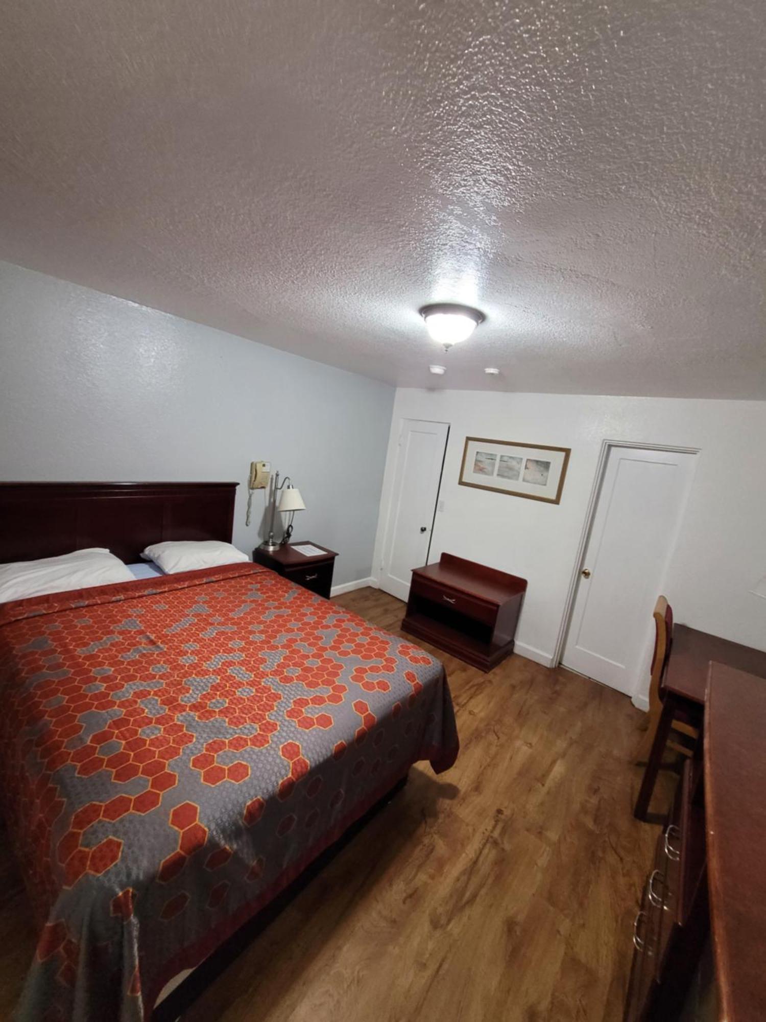 Sands Motel Portales エクステリア 写真