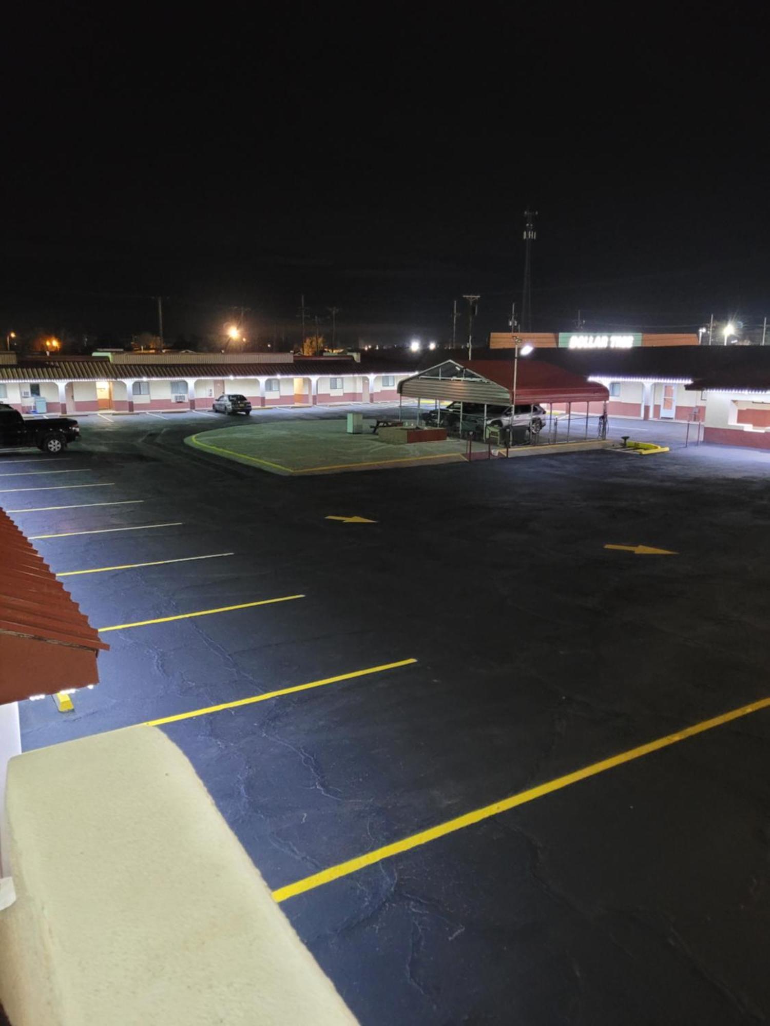 Sands Motel Portales エクステリア 写真