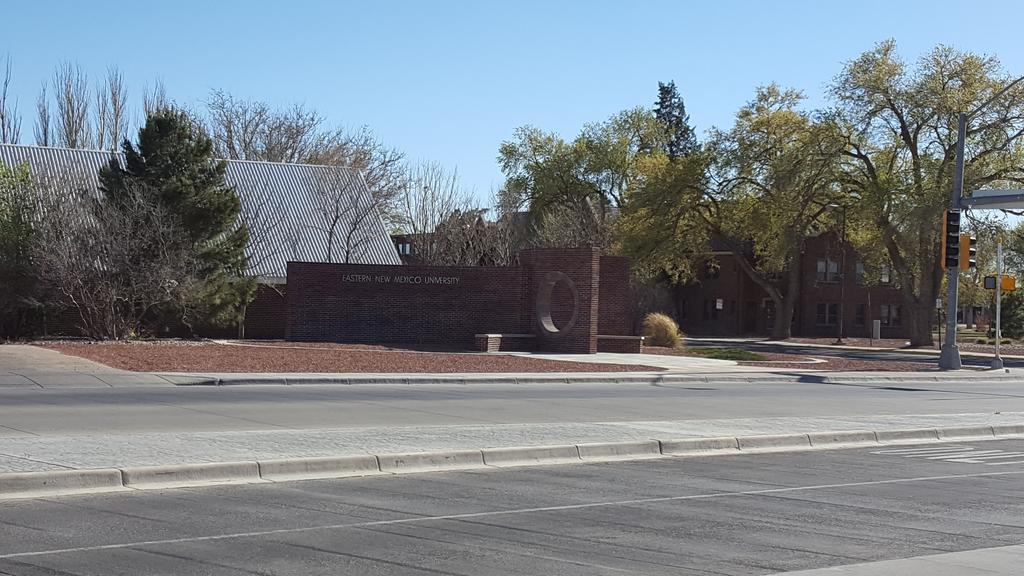 Sands Motel Portales エクステリア 写真
